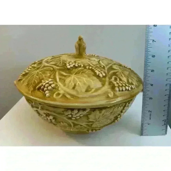 Vintage Perigrappa of Deruta Italy Round Covered Vegetable Serving Dish Yellow - Picture 9 of 10